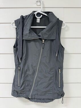 Mondetta Women's Gray Hooded Sleeveless Vest